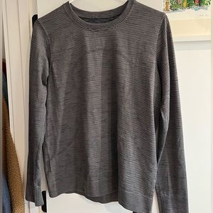 Lululemon Black/Gray Striped Swiftly Relaxed Fit Long-Sleeved Shirt - size 8